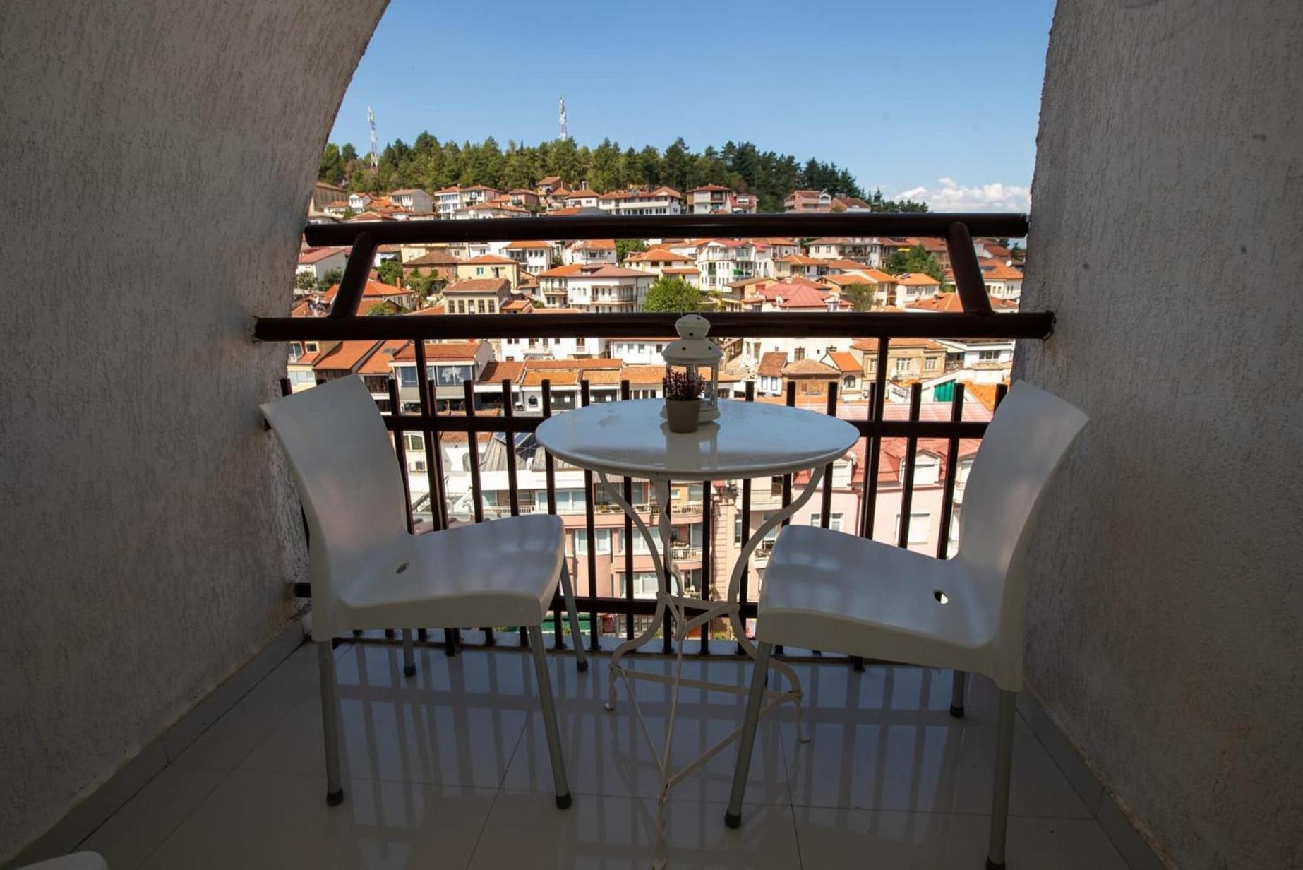 Lake View Double Balcony City Center Apartment In Ohrid Exterior foto